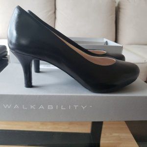 Rockport Seven to 7 Pumps, Black size 7M